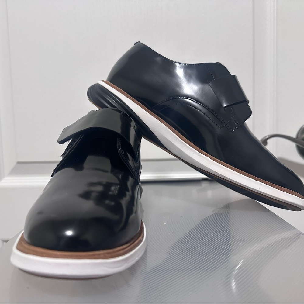 New - Cole Haan Women Black Slip on Loafer 6B